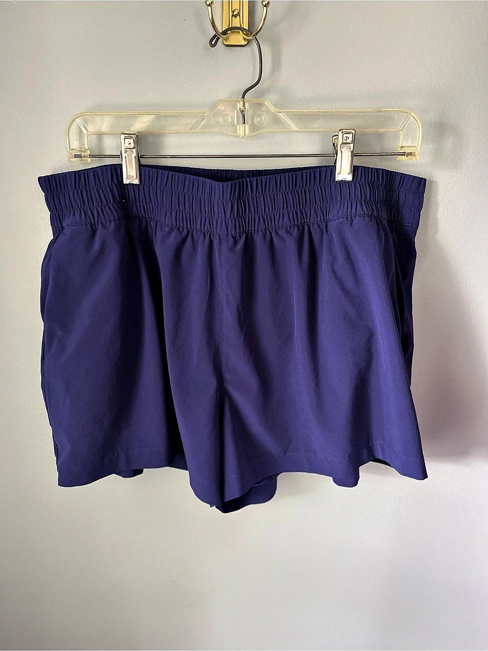 Athleta Weekender Run Short Athletic Shorts Blue Size Large